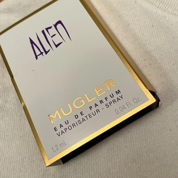 Marc Jacobs, Brandy Melville, Free People, Mugler and Turtle Adoption BUNDLE - Picture 8 of 9